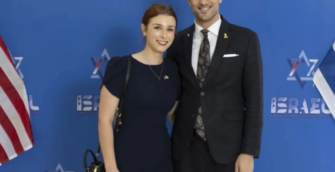 Casal de funcionários da embaixada de Israel