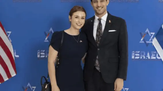 Casal de funcionários da embaixada de Israel é morto por atirador