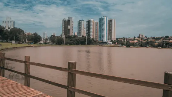 Frente fria chega em Campo Grande trazendo chuva e frio de 14ºC