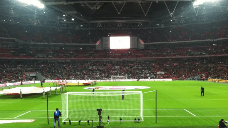 Onde assistir Crystal Palace x Manchester City na final da Copa da Inglaterra 2025