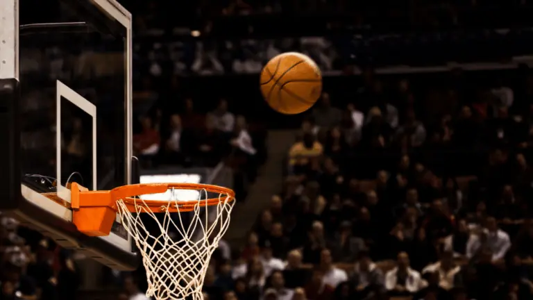 Agora: onde assistir Warriors x Rockets ao vivo no jogo 6 da NBA