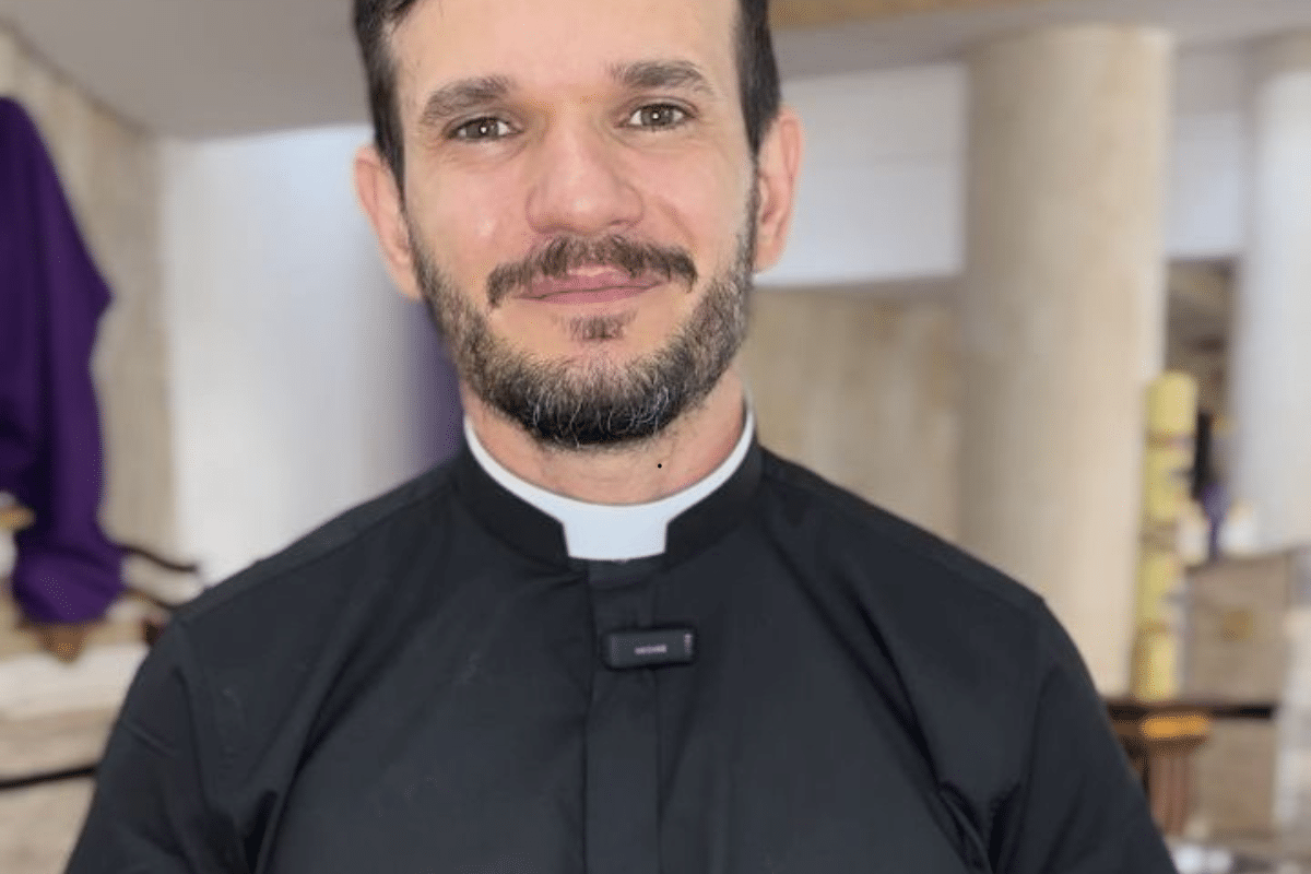 Quem é o Padre Patrick e por que ele está na CPI das Bets Quem é o Padre Patrick