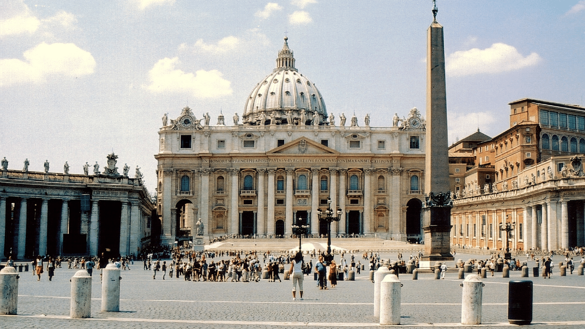 Qual é o nome do novo papa? Igreja Católica escolhe pontífice Quem é o novo Papa