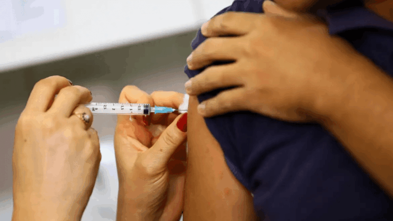 Dia D de vacina da gripe 2025: até que horas se vacinar em SP