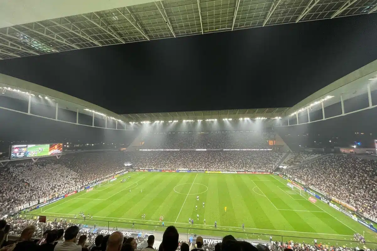 Onde vai passar o jogo do Corinthians hoje e escalação