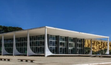 Onde assistir o julgamento de Bolsonaro: interrogatório no STF hoje