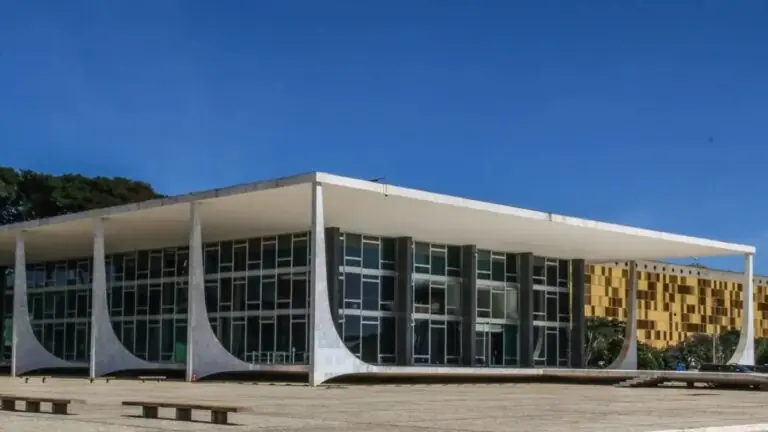 Onde assistir o julgamento de Bolsonaro: interrogatório no STF hoje