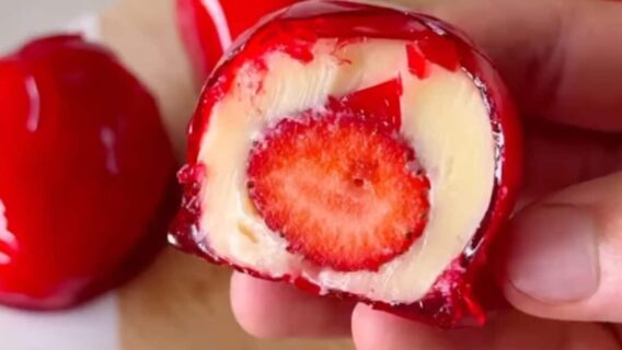 Quem criou o Morango do Amor, o doce viral de 2025