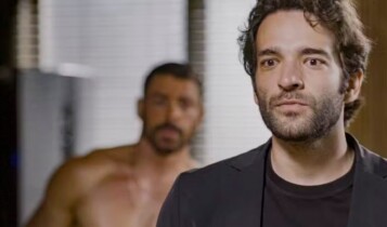 Afonso flagra Fátima na cama com César