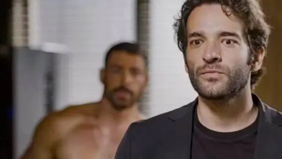 Afonso descobre traição de Maria de Fátima hoje em Vale Tudo