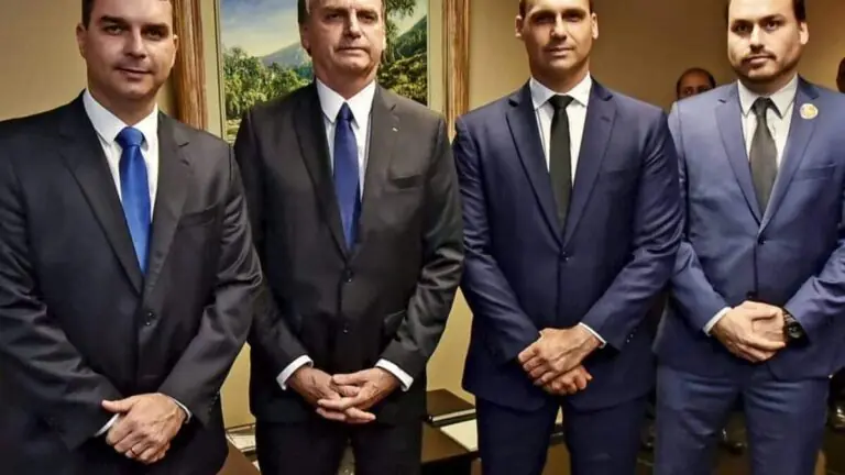 Bolsonaro vai passar Dia dos Pais sem os filhos?