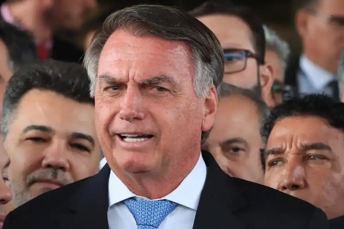 Maioria dos brasileiros culpam família Bolsonaro por tarifaço de Trump