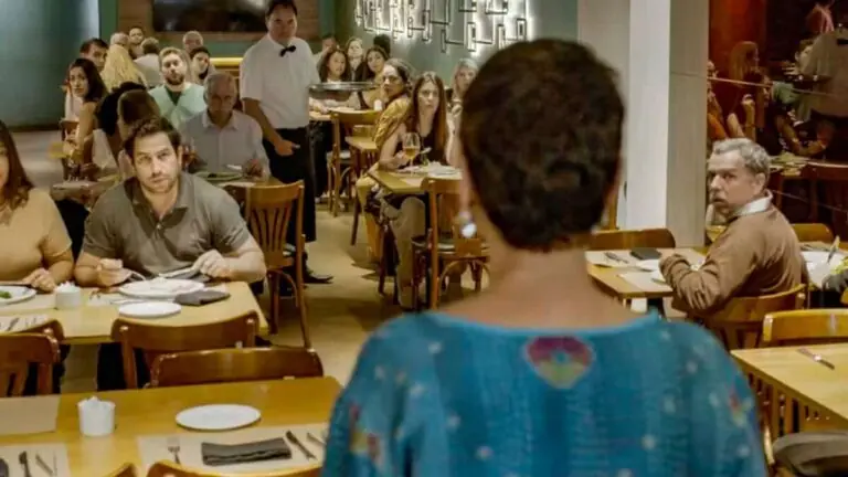 Quem come a maionese estragada em Vale Tudo?