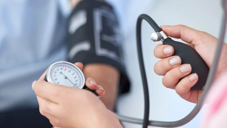 Nova diretriz coloca pressão 12 por 8 como pré-hipertensão