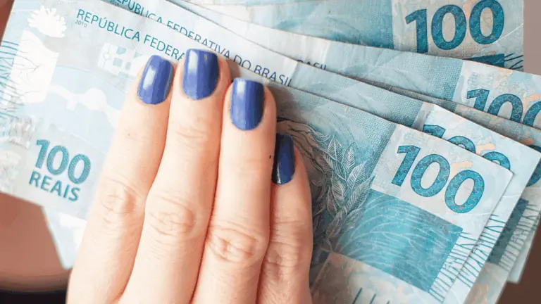 Saiba quem precisa devolver Auxílio Emergencial ao governo