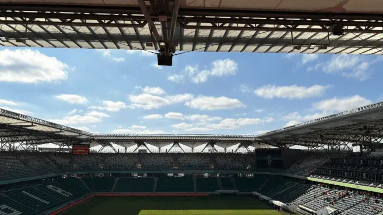 Em qual canal vai passar o jogo do Benfica x Ajax na Champions hoje (25/11/25)