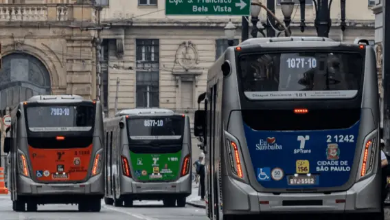 Greve de ônibus em SP é confirmada por atraso do 13º salário