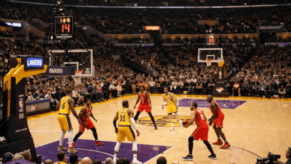DCI NBA: onde assistir Lakers x Hawks hoje com LeBron James