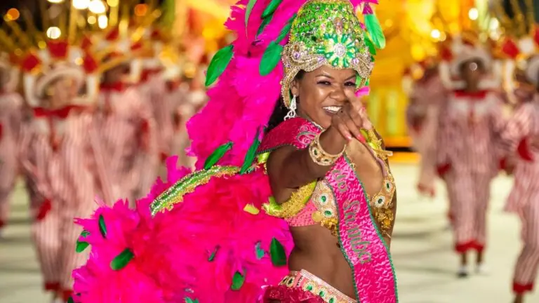 Onde assistir o último dia de ensaio técnico das escolas de samba do RJ e agremiações