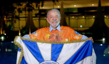 Qual escola de samba vai homenagear o Lula no Carnaval?