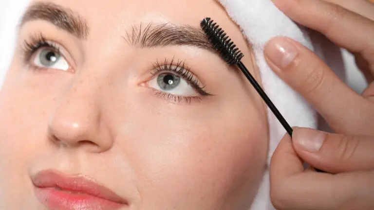 Sobrancelha grossa que dispensa micropigmentação com um truque caseiro