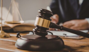 Marido trai mulher, pede R$ 100 mil de indenização e recebe invertida de juiz