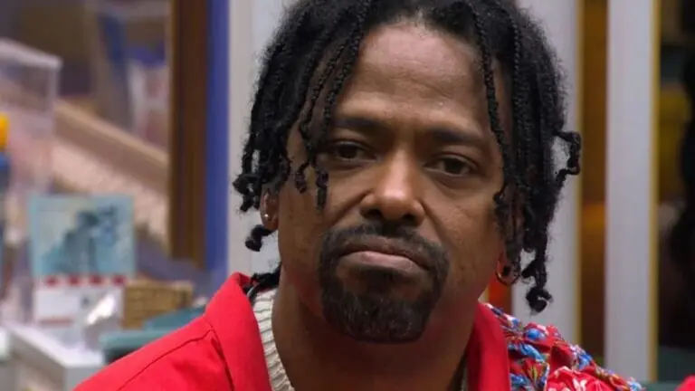 Boneco apertou o botão? Participante do BBB 26 passa mal e é socorrido