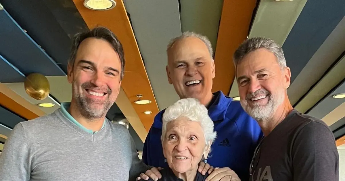 Com morte de irmão, Tadeu Schmidt deve se afastar do BBB 26