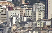Avião cai e atinge prédio em Belo Horizonte