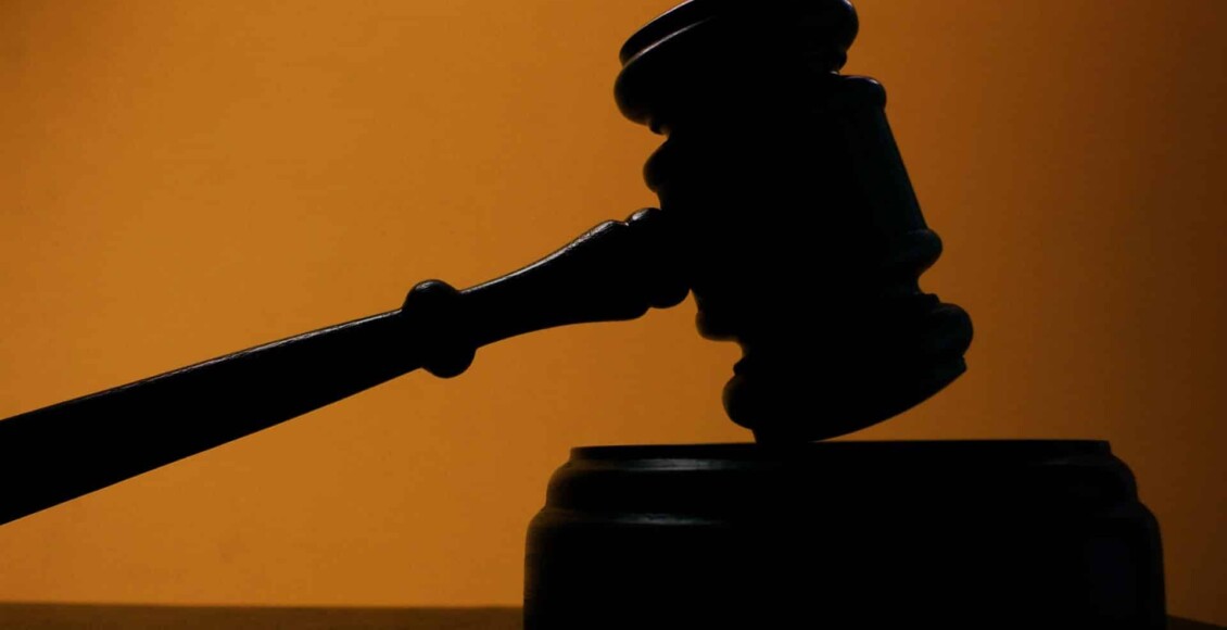 Justiça condena Estado por colocar vítima agressor viatura