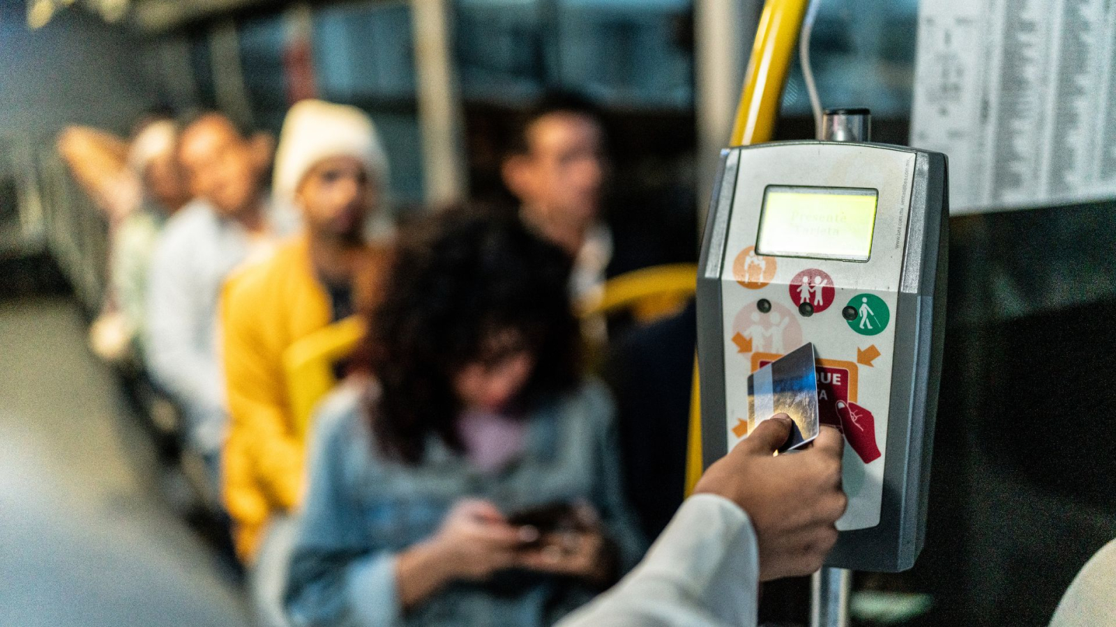 Moradores terão ônibus grátis e visitantes vão pagar R$ 5; veja início da cobrança