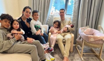 Imagem de Cristiano Ronaldo com a família filhos