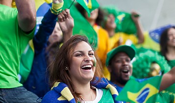 Dia de jogo do Brasil na Copa é feriado? O que a lei diz e o que sua empresa pode fazer Dia de jogo do Brasil na Copa é feriado