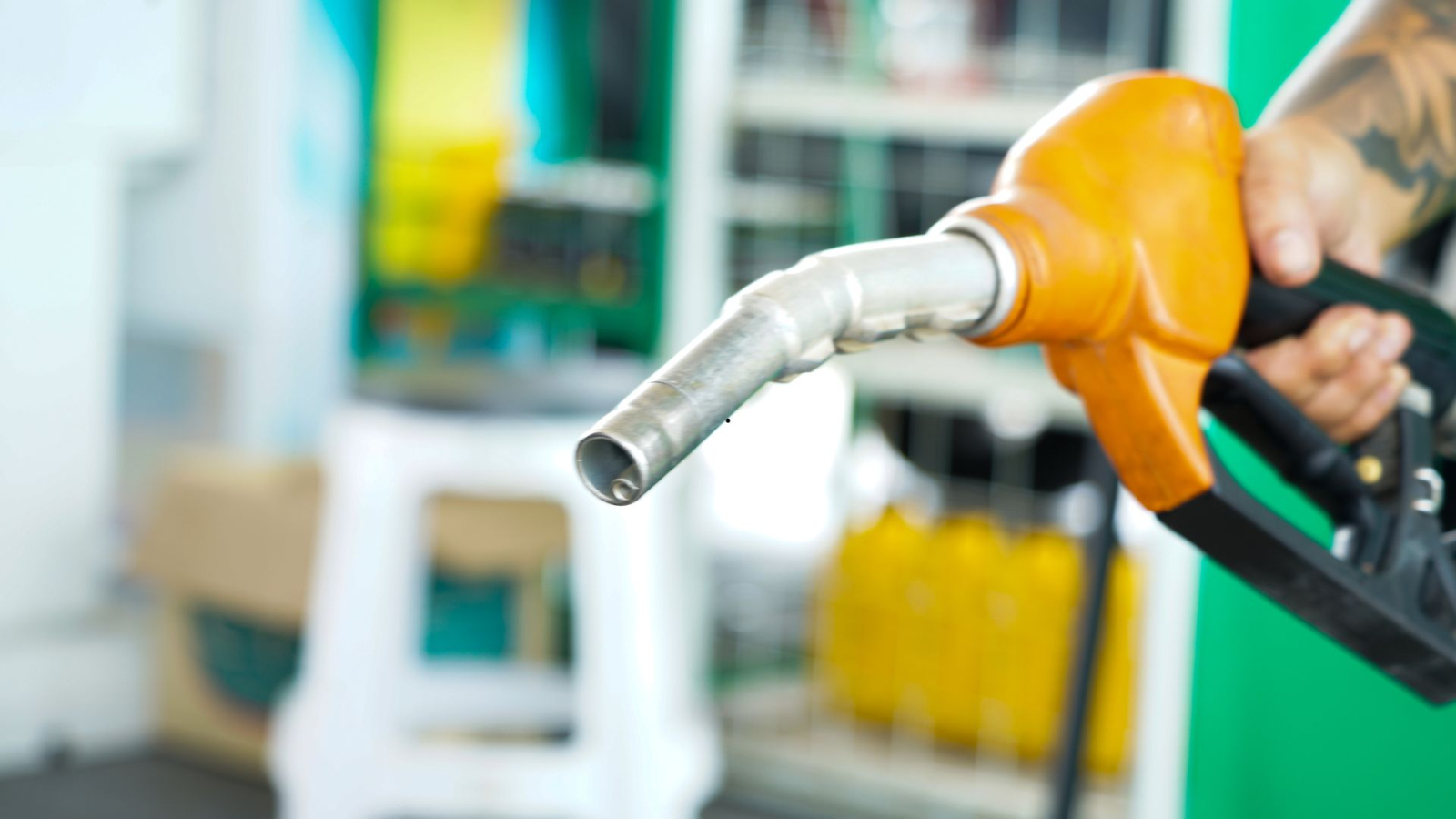 Confira os países com a gasolina mais barata do mundo em 2026