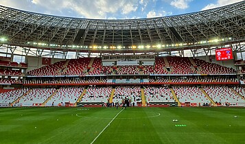 SBT vai transmitir o jogo França x Espanha