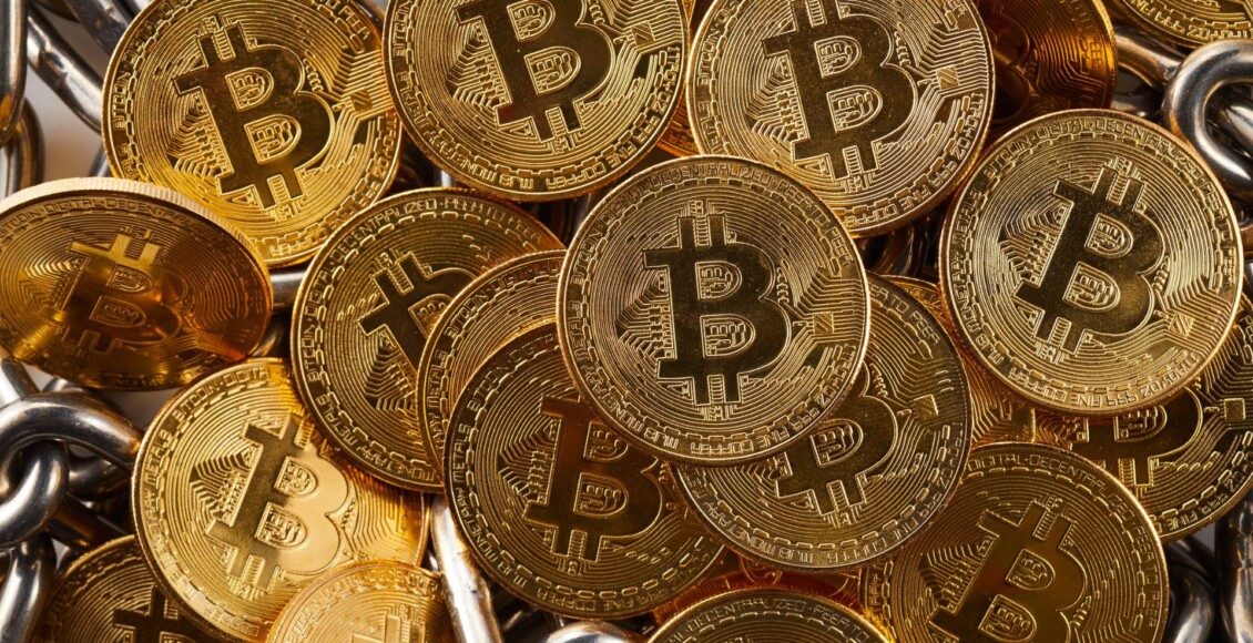 Bitcoin dispara 22% e mira US$ 80 mil
