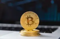 Bitcoin dispara quase 6%