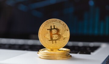Bitcoin dispara quase 6%