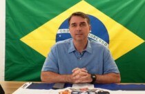 Como assistir à entrevista de Flávio ao vivo