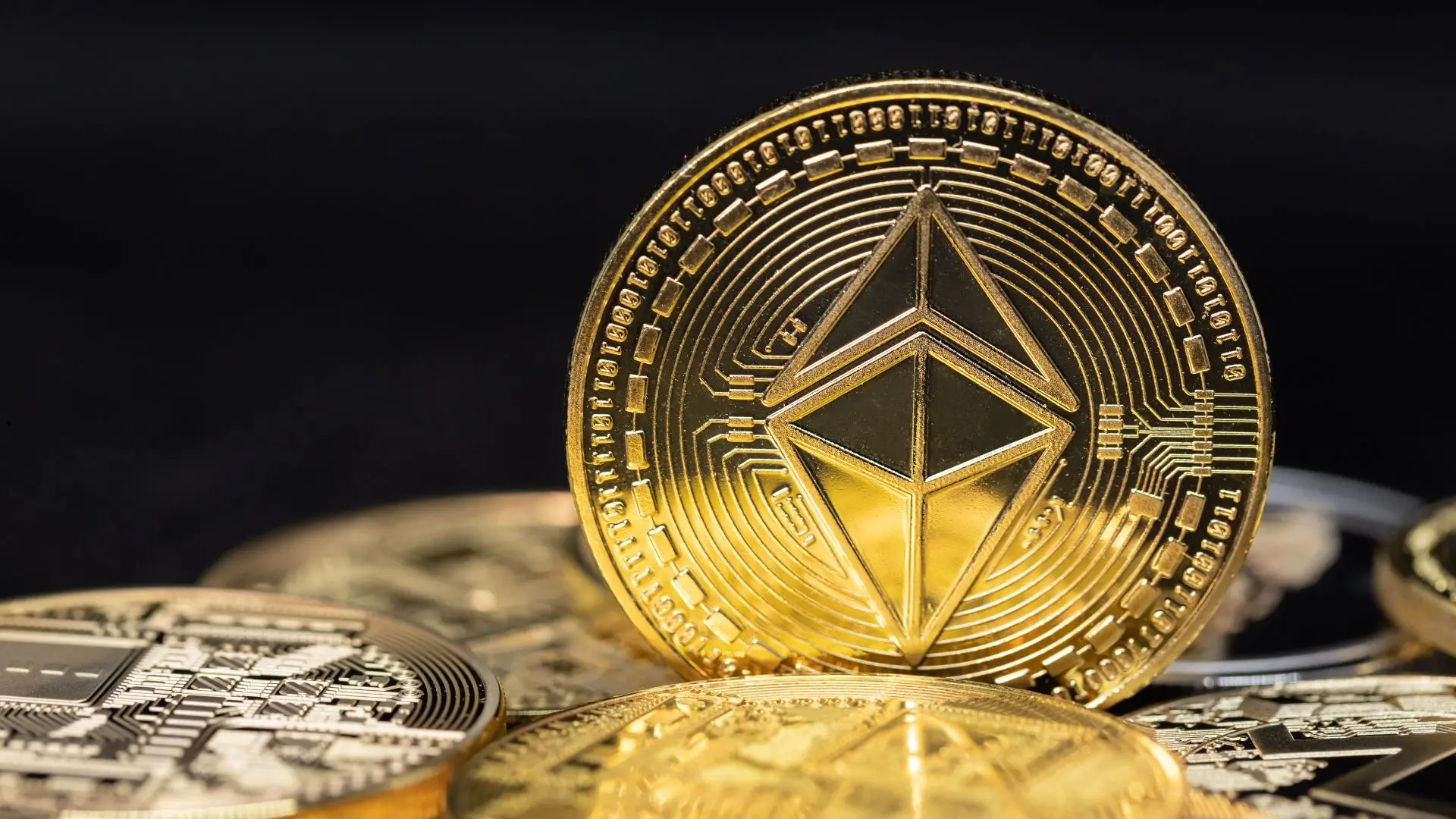 Ethereum dispara ainda mais que Bitcoin; veja o que aconteceu