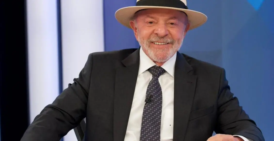 lula usando chapéu