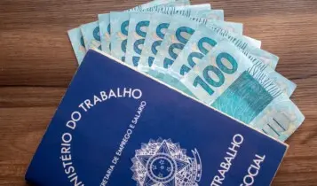 salário comercial