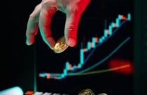 Bitcoin dispara e volta a ultrapassar os US$ 80 mil