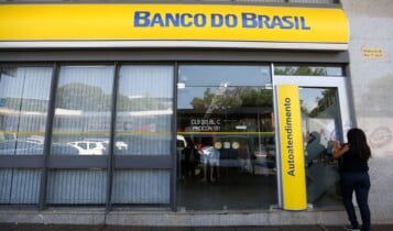 Caixa está em greve nacional; Banco do Brasil tem paralisação parcial