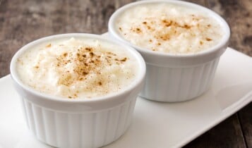 imagem mostra receita de arroz doce cremoso