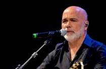 Cantor Rick morre em acidente de helicóptero aos 59 anos