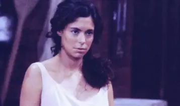 Giovanna Gold em Mulheres de Areia