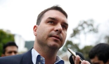 Flávio Bolsonaro chamou Bolsa Família de bolsa-farelo