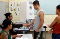 Até que horas pode votar hoje